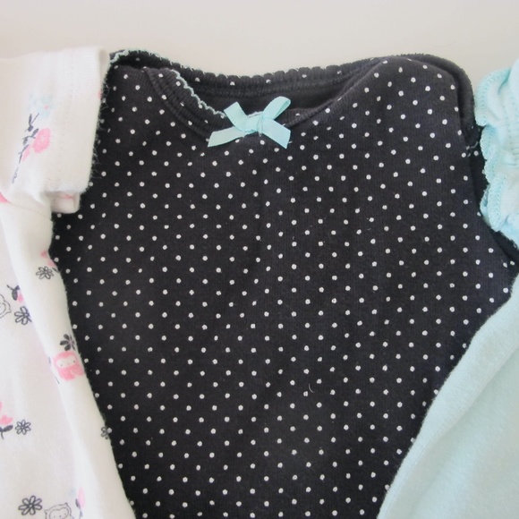 Bundle of 3 Carter's Baby Infant Onesie's Size 0-3 months GUC - Picture 4 of 5